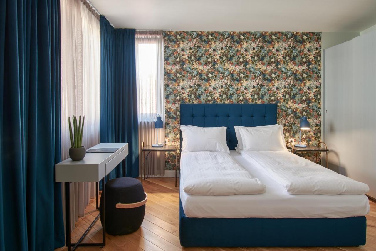 The Embassy Suites 소피아 외부 사진